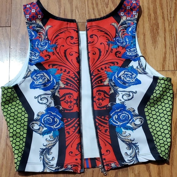 Crop top - Picture 1 of 2